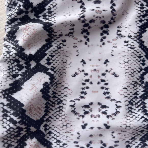 Swimsuit - Picture 3 of 4